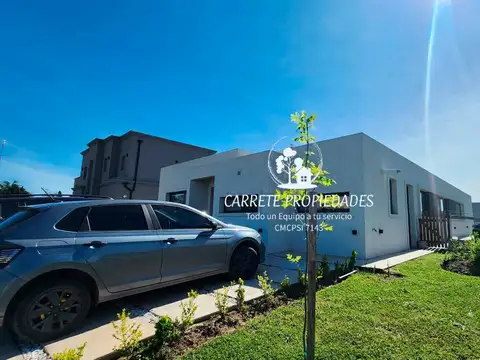 Casa en venta de 4 ambientes, aires y cortinas. Santa Elisa. Pilar.