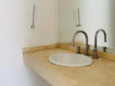 Departamento 4 ambientes con 2 baños