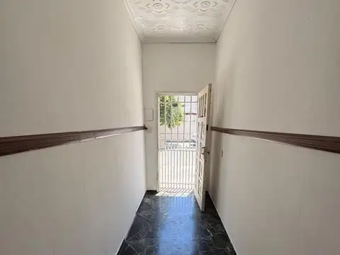 Depto Tipo Casa en Alquiler en Santos Lugares, $ 480.000