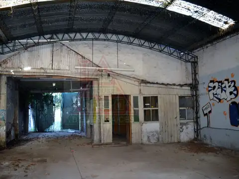 Galpon en Venta 8,66  mts Frente