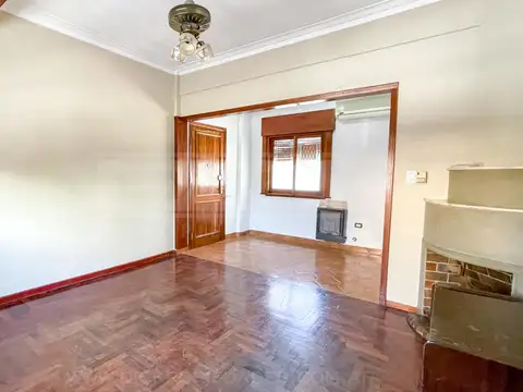Depto Tipo Casa en Venta 50 años
