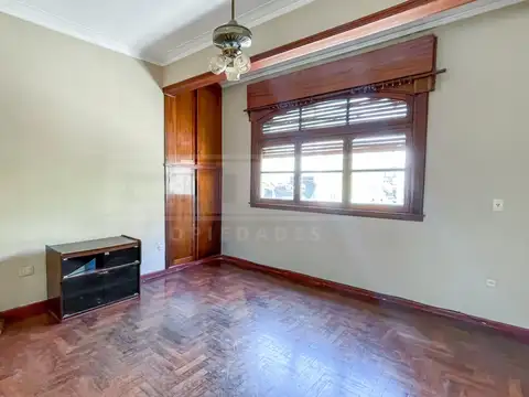 Combatientes de Malvinas al 3200 Esquina Av. Triunvirato