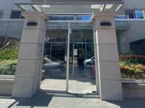 Departamento de 2 ambientes con cochera en Quilmes centro