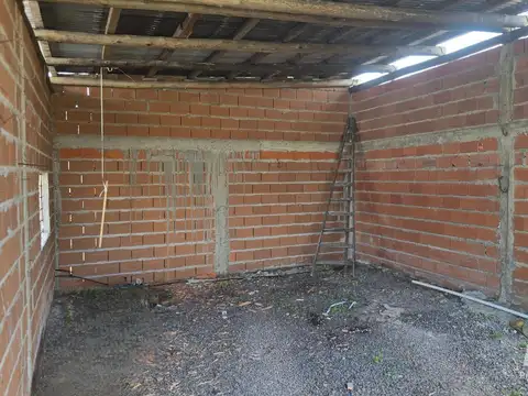 Casa 5 ambientes con 1 baño