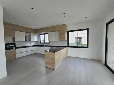 VENTA Lindisima Casa a Estrenar. Barrio RIBERAS Puerto