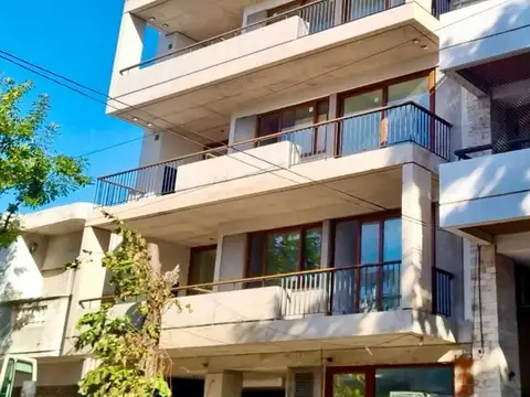 Mono - Piso Radiante c/balcón