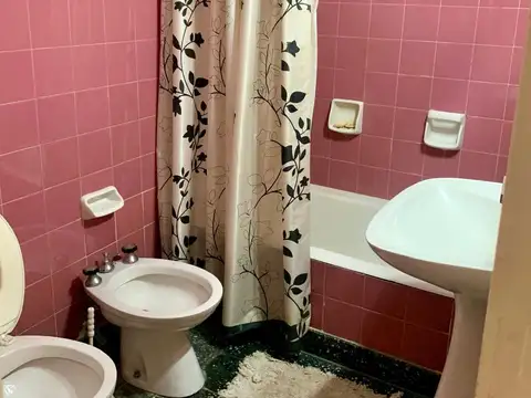 2 amb con balcón- Av Alberdi y Miralla- Luminoso y amplio