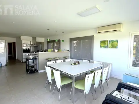 Casa 7 ambientes con 3 baños