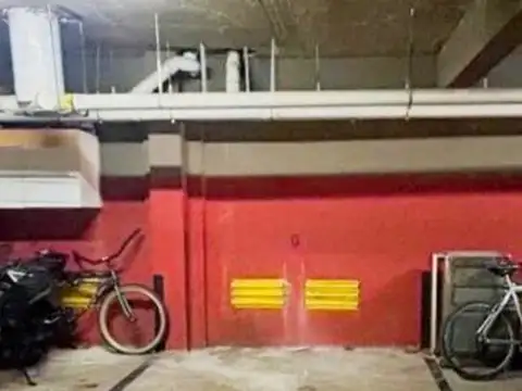 Cochera cubierta en subsuelo, ubicada en Las Piedras 156, Lomas de Zamora