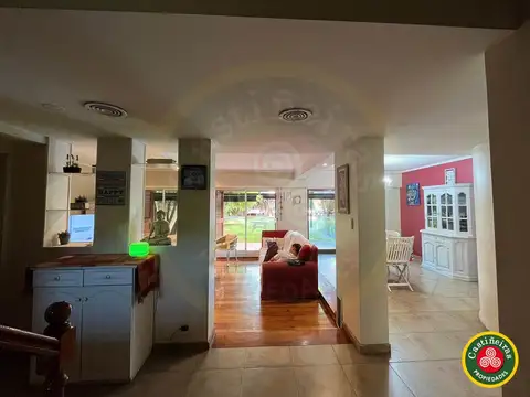 Casa en Venta con 4 cocheras