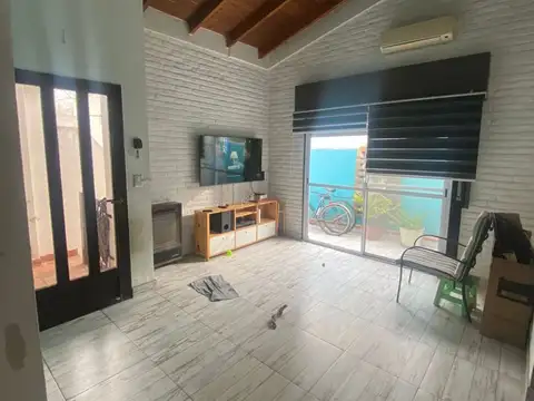 Venta de PH con 2 Casas de 3 amb. cada una en Caseros, Zona Centro.