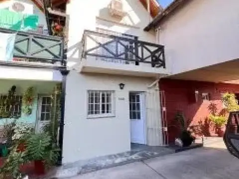 Dúplex en venta - 3 Dormitorios 2 Baños - Burzaco