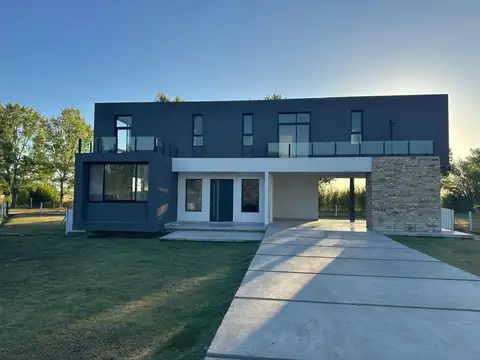 Casa en venta en Canning Barrio La Magdalena