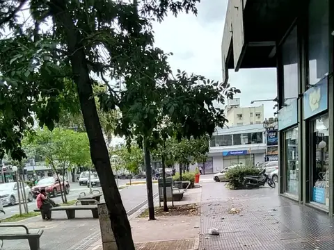 Local en Alquiler en Floresta, $ 600.000