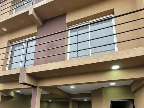 Uruguay, Pilar Centro 100