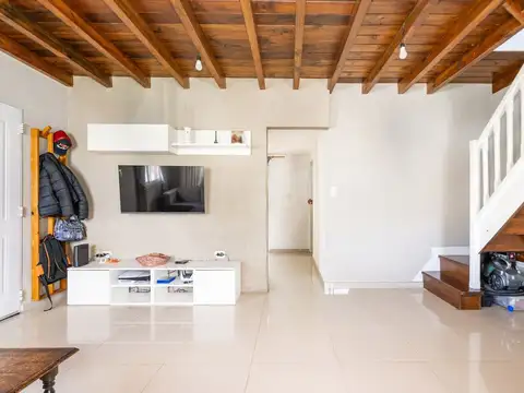 CASA EN VENTA CON PILETA MAS DEPARTAMENTO BECCAR