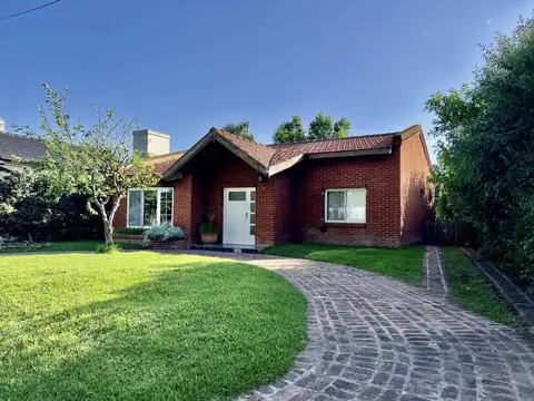 Hermoso chalet 4 ambientes en country Banco Provincia