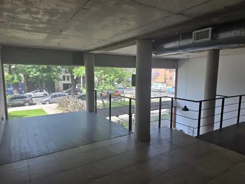 Local en Alquiler Via Púb.