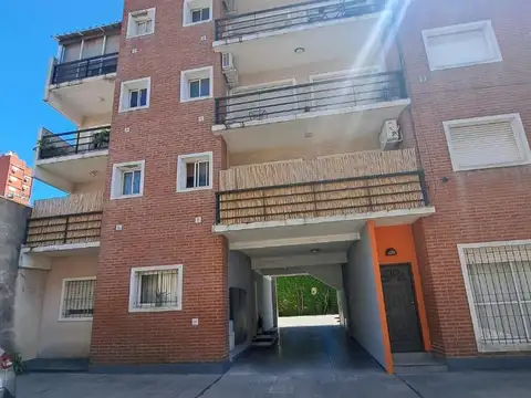 PH 2 amb con entrepiso (2HAB) c/coch 3er. piso por escalera