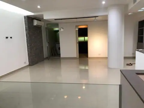 OFICINA PRIVADA "LOFT" EN SUBSUELO CON DOBLE ACCESO. RECOLETA.