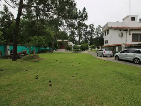 Casa en Venta con 5 cocheras