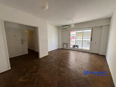 Alquiler de departamento 3 ambientes con dependencia en el barrio de Congreso 