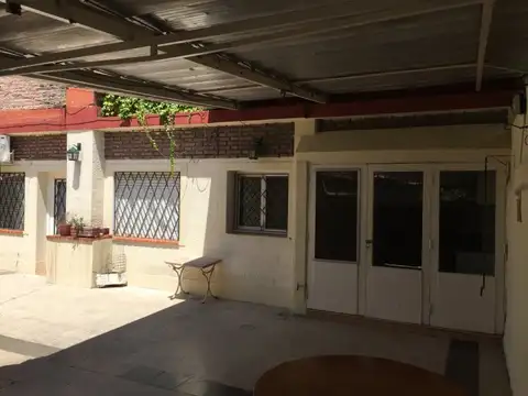 Casa en Alquiler en Alberdi, $ 500.000