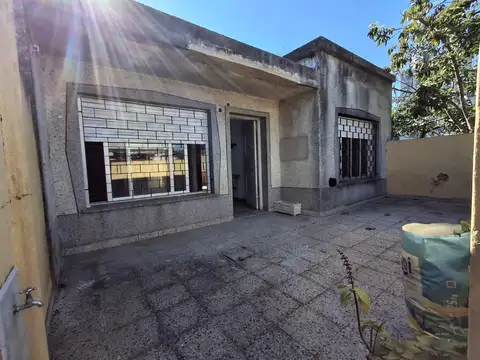 Depto Tipo Casa en Venta al Este