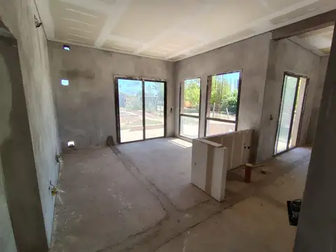 Casa 3 ambientes con 1 baño