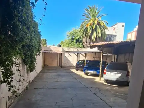 COCHERA TECHADA - PORTON AUTOMATIZADO