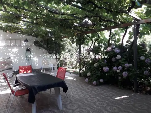 Casa en venta de 3 dormitorios  en calle Elordi al 800, barrio Islas Malvinas