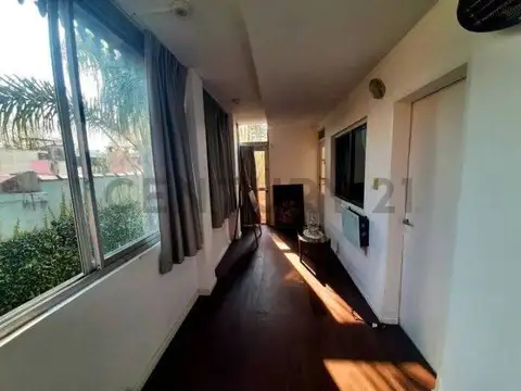 Hipolito Yrigoyen 3900, Piso 0