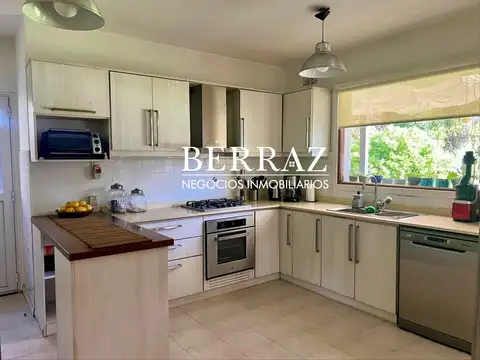 Casa 5 ambientes con 2 baños