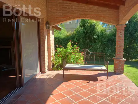 Casa 7 ambientes con 3 baños