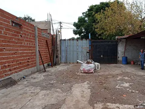 esquina S/ Av Triunvirato 501m2