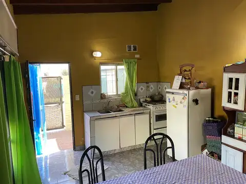 Casa 2 ambientes con 1 baño