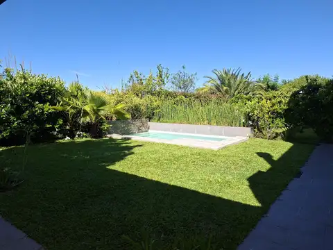 Casa en Alquiler Temporal con 2 cocheras