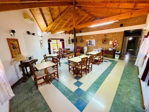 Casa 6 ambientes con 14 baños