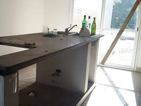 VENTA -  CHALET PH de 6 AMBIENTES - IDEAL DOS FAMILIAS - MORON