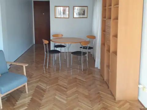 Alquilo Temporario en Recoleta. Departamento de 2 Ambientes con Balcón, actualizado. 2 PAX