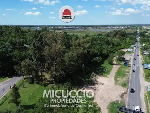 Casaquinta en venta, Av. Kennedy N°143, a metros de la entrada de El Cazador, Escobar