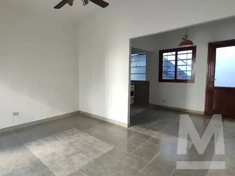 Depto Tipo Casa en Alquiler en La Plata, $ 900.000
