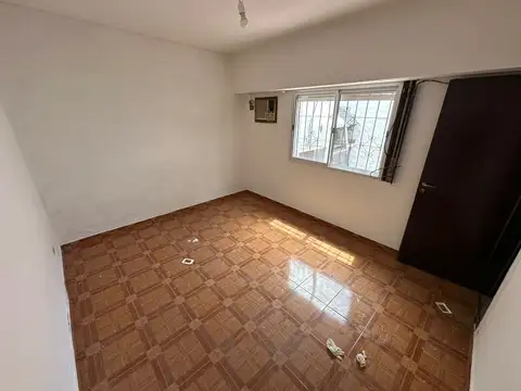 Depto Tipo Casa en Alquiler en Ramos Mejia Norte, $ 1.000.000