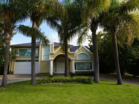 Casa en Venta en Campos De Alvarez, USD 450.000