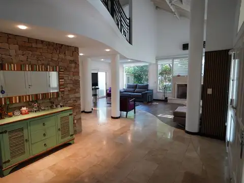 Casa en venta 5 ambientes en Campos de Álvarez