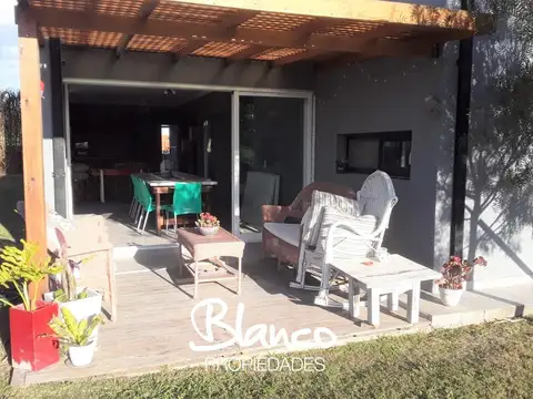 Casa en Alquiler Temporal con 4 cocheras