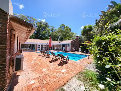 Casa 6 ambientes con 6 baños