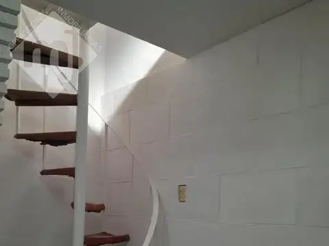 Depto Tipo Casa 2 ambientes con 1 baño