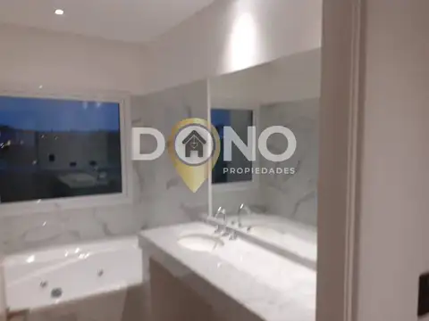 Casa en Venta en Countries y Barrios Cerrados en Berazategui, USD 480.000
