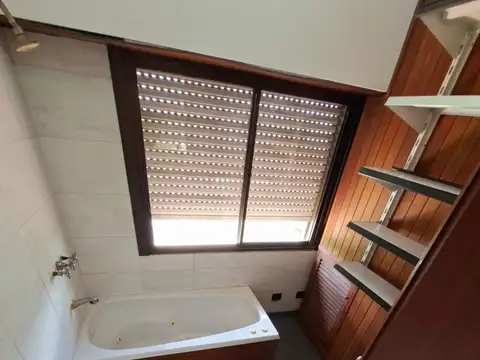 Oficina 2 ambientes con 1 baño